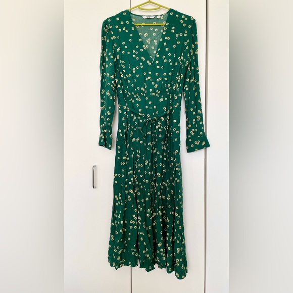 Uniqlo Printed Floral V Neck Long Sleeve Midi Dress - Picture 2 of 8